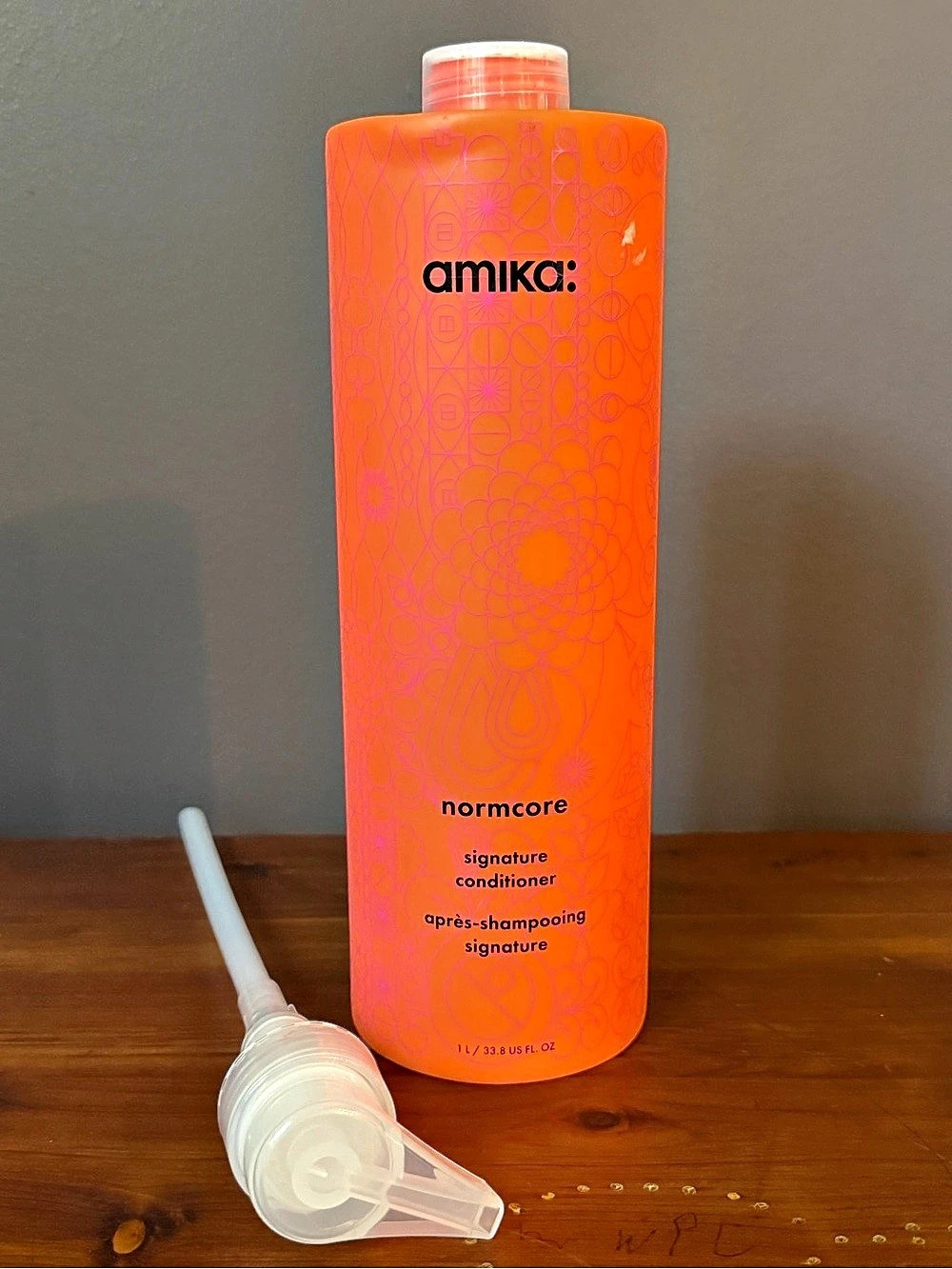 amika: normcore signature conditioner NWT
